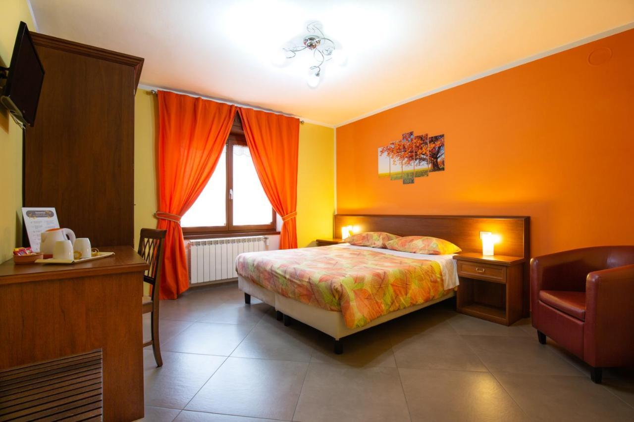 Bed and Breakfast Mandoue Пон-Сен-Мартен Экстерьер фото